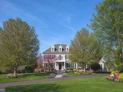8 Eastburn Dr