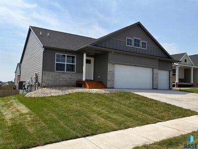 2201 E Alexa St