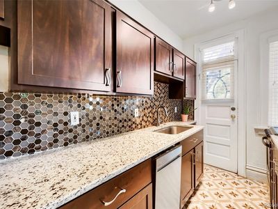1356 N Pearl Street #202