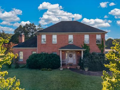200 Brooks Landing Cir
