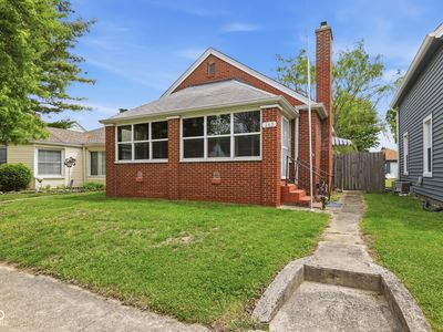 145 S 11th Ave
