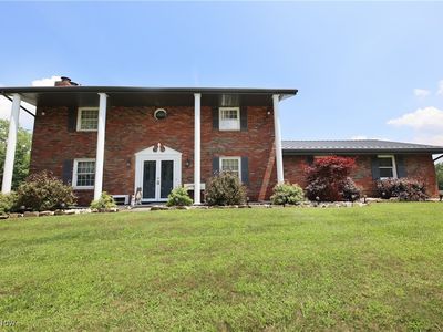 27 Robinson Ln