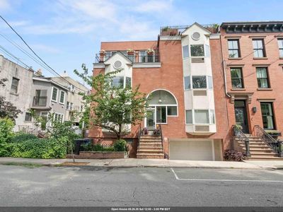 210 5th St APT 1
