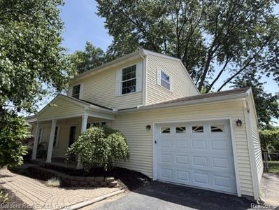 815 Manzano Dr