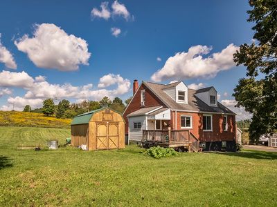256 Hawthorne Ln
