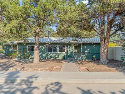 1523 SE Bronzewood Ave