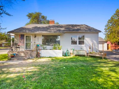 1403 8th Ave E