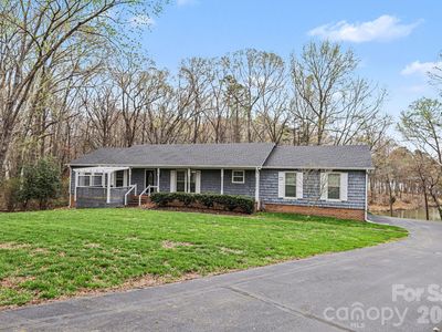 3908 Oak Hollow Ct