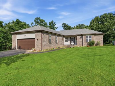 67 Islay Dr