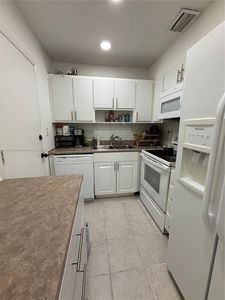 3000 NE 16th Ave APT 209