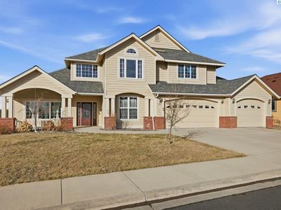 820 NW Palouse View Ct