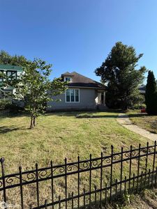 176 E Alta Vista Ave