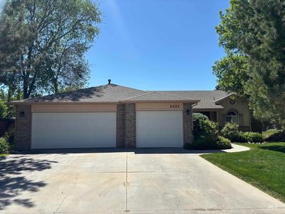 6327 S Mangrove Pl