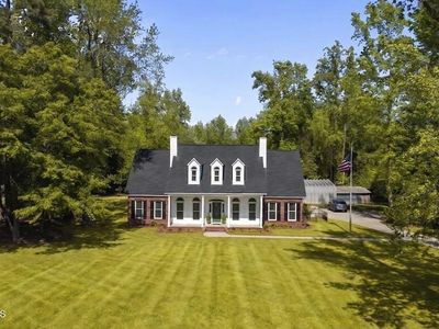 1096 Dean Road