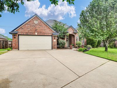 Property at 123 Jamestown Ave, Clute, TX