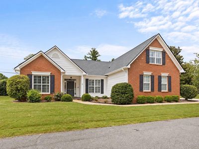2 Lexington Place Way