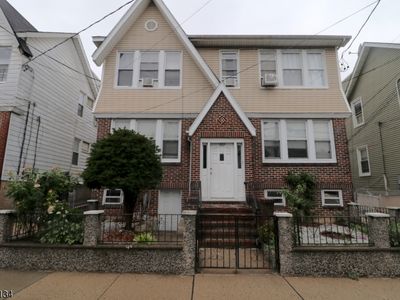 270 N 12Th St