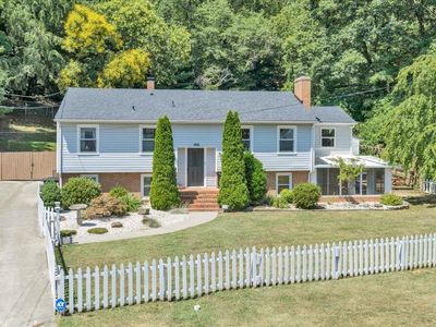 1901 Brookfield Dr