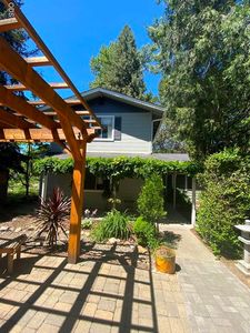 415 Berglund St