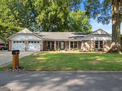 9 White Oak Dr