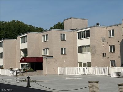 520 Meredith Ln APT 207