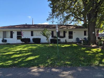 220 N East St