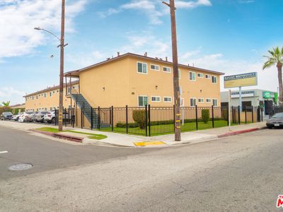 11123 S Inglewood Ave