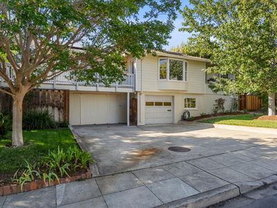 2 Beverly Dr