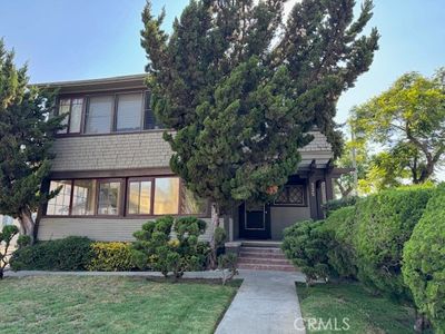 325 S Los Robles Ave