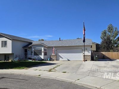 667 E Grouse Ct