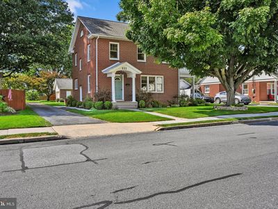 111 S Locust St