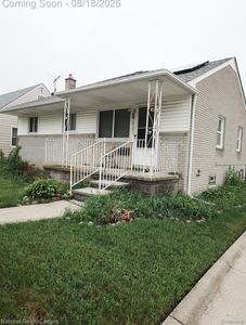 18131 Oak Ave