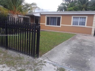 887 NW 116th Ter