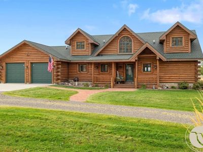 52 Rimrock Dr