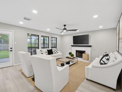 802 Forest Bay Ct