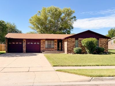 Property at 1708 E Labrador Blvd, Garden City, KS