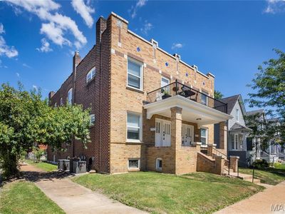 4763 Goethe Ave