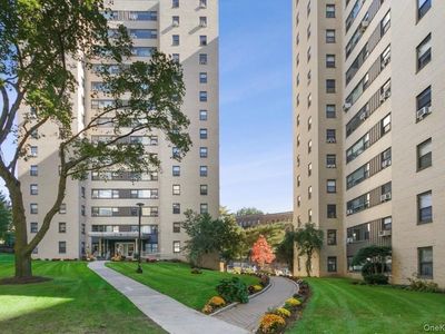 5 Fordham Hill Oval #10D