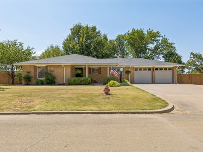 1002 Sunset Cir