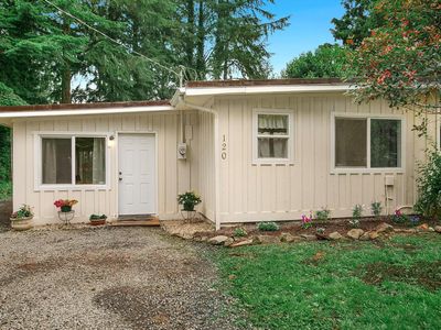 120 NE Waldport Heights Dr