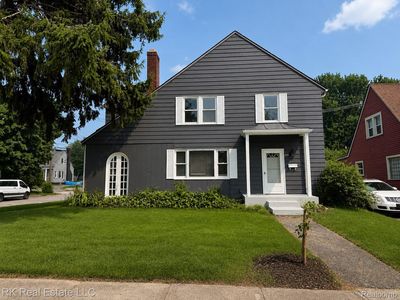 890 Spence St