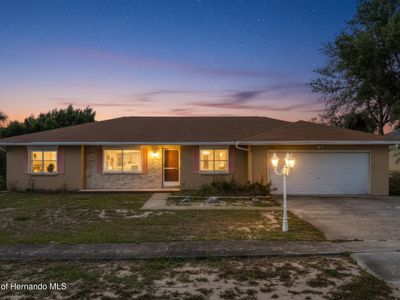 5262 Woodridge Ln