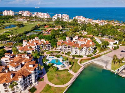 2035 Fisher Island Dr #2035