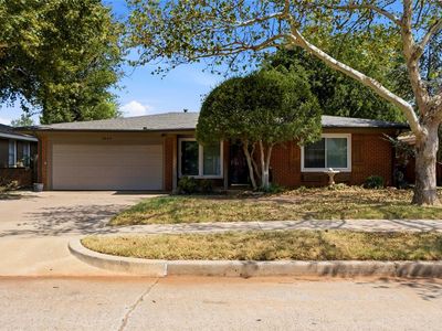 2649 Lakeside Dr
