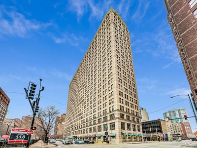 600 S Dearborn St APT 2209