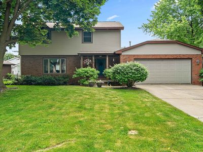 716 Eau Claire Pl