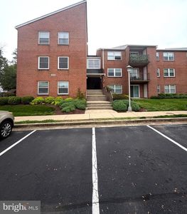 100 Chapel Ct Unit 212