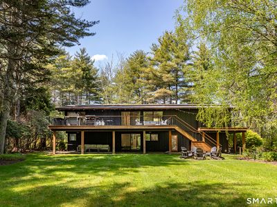 94 Washinee Heights Road