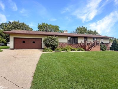 802 Crestview Dr