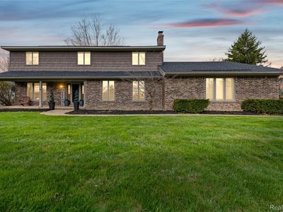 9332 Oakmont Dr